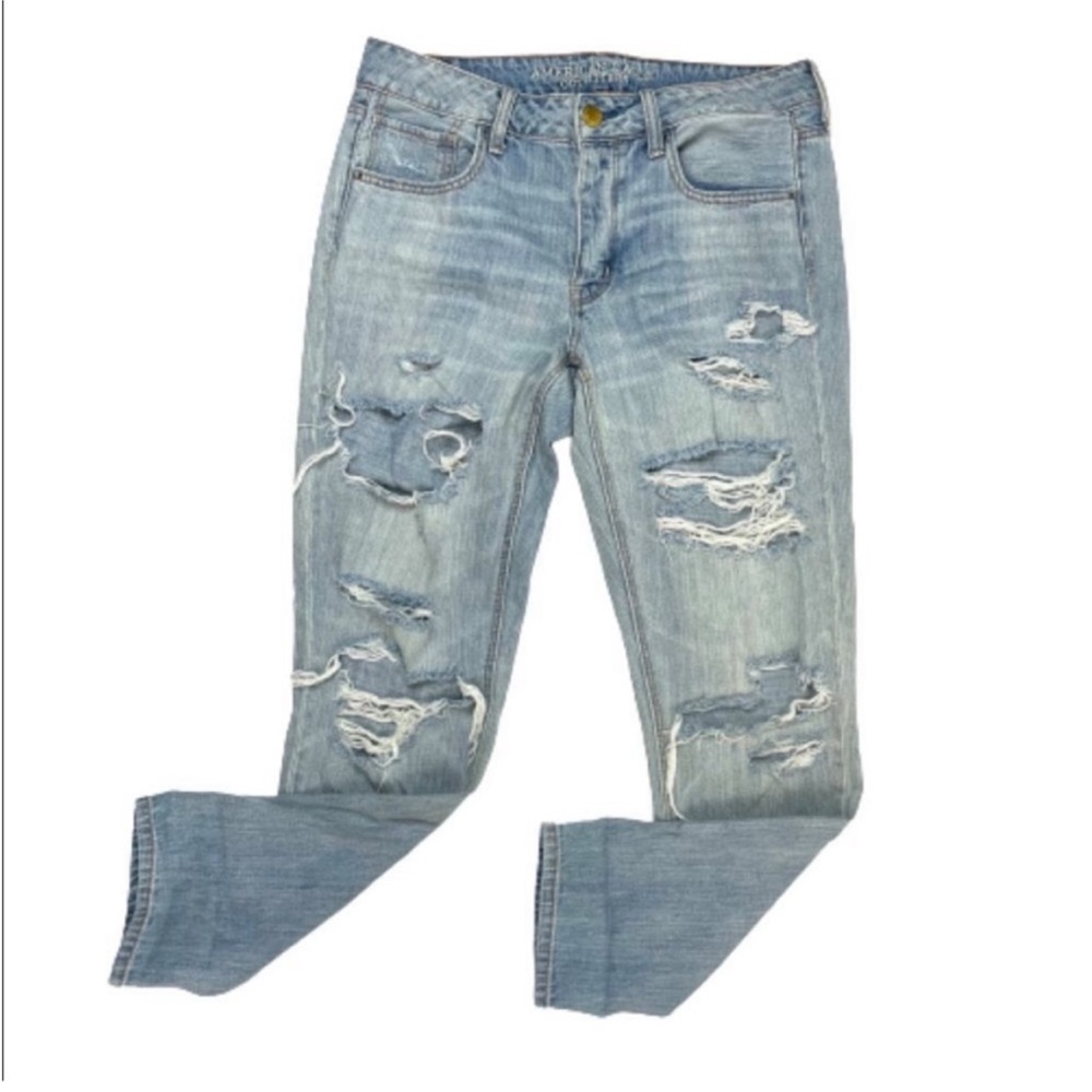American Eagle Tomgirl Distressed Jeans